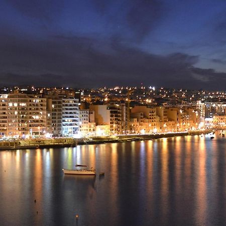 Spacious Apartment Steps To The Promenade Sliema Bagian luar foto