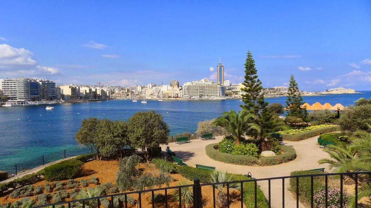 Spacious Apartment Steps To The Promenade Sliema Bagian luar foto