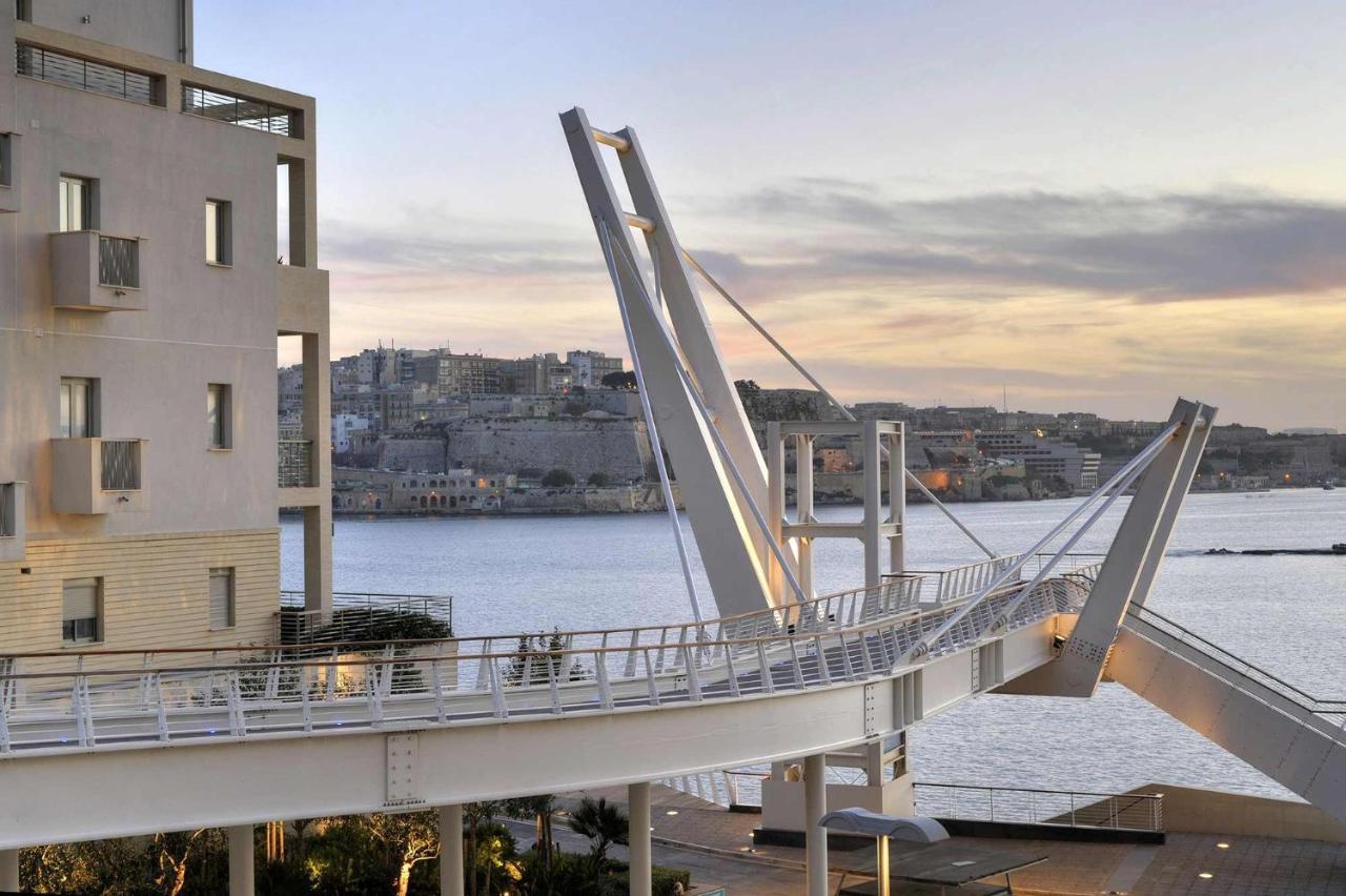 Spacious Apartment Steps To The Promenade Sliema Bagian luar foto